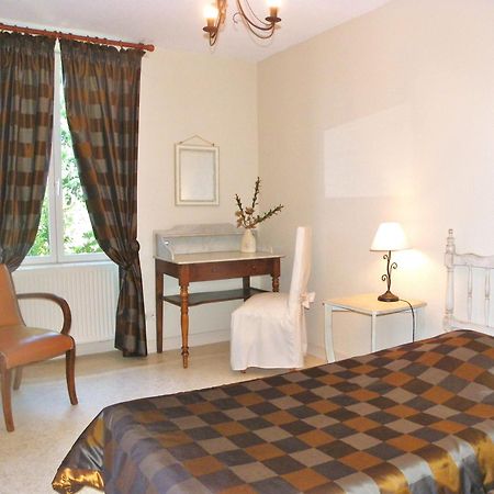 Bed and Breakfast Les Malvaux Huriel Esterno foto