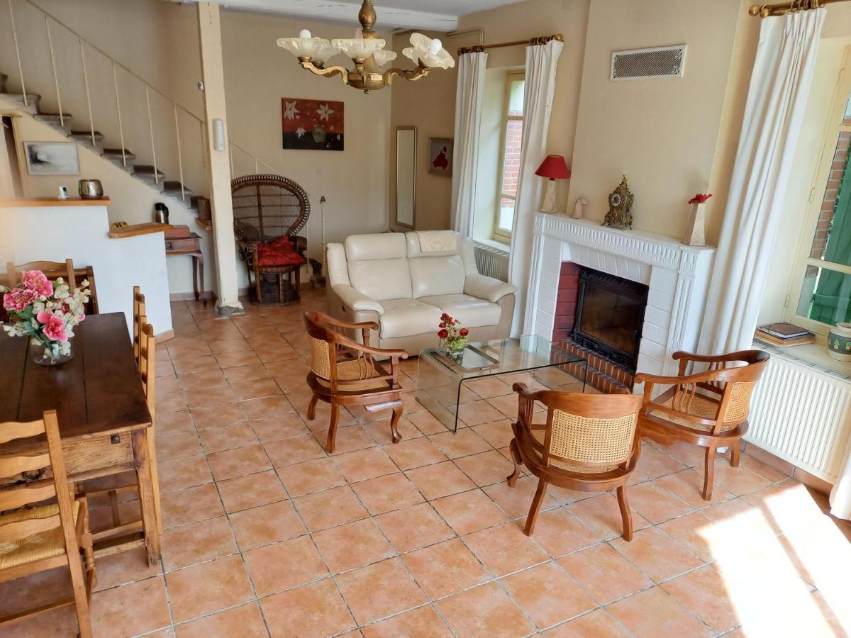 Bed and Breakfast Les Malvaux Huriel Esterno foto