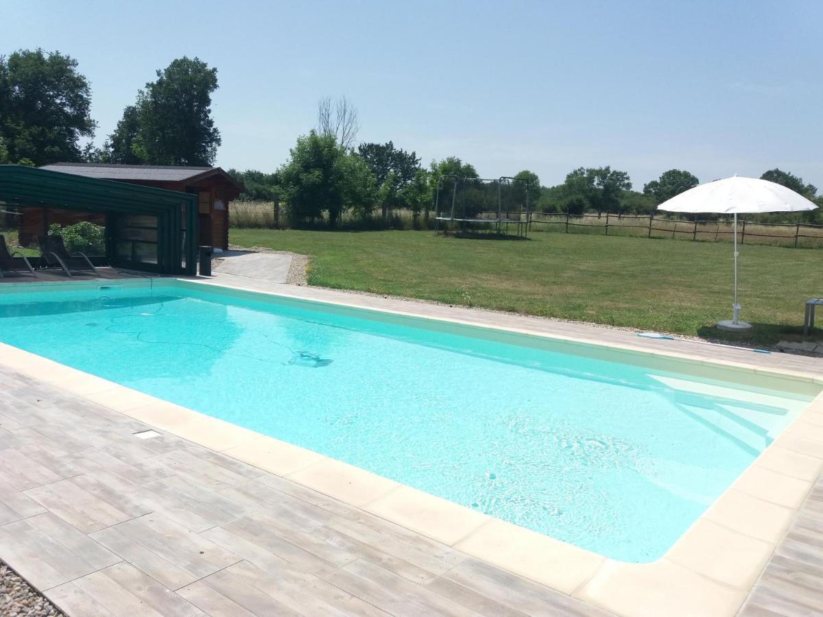 Bed and Breakfast Les Malvaux Huriel Esterno foto