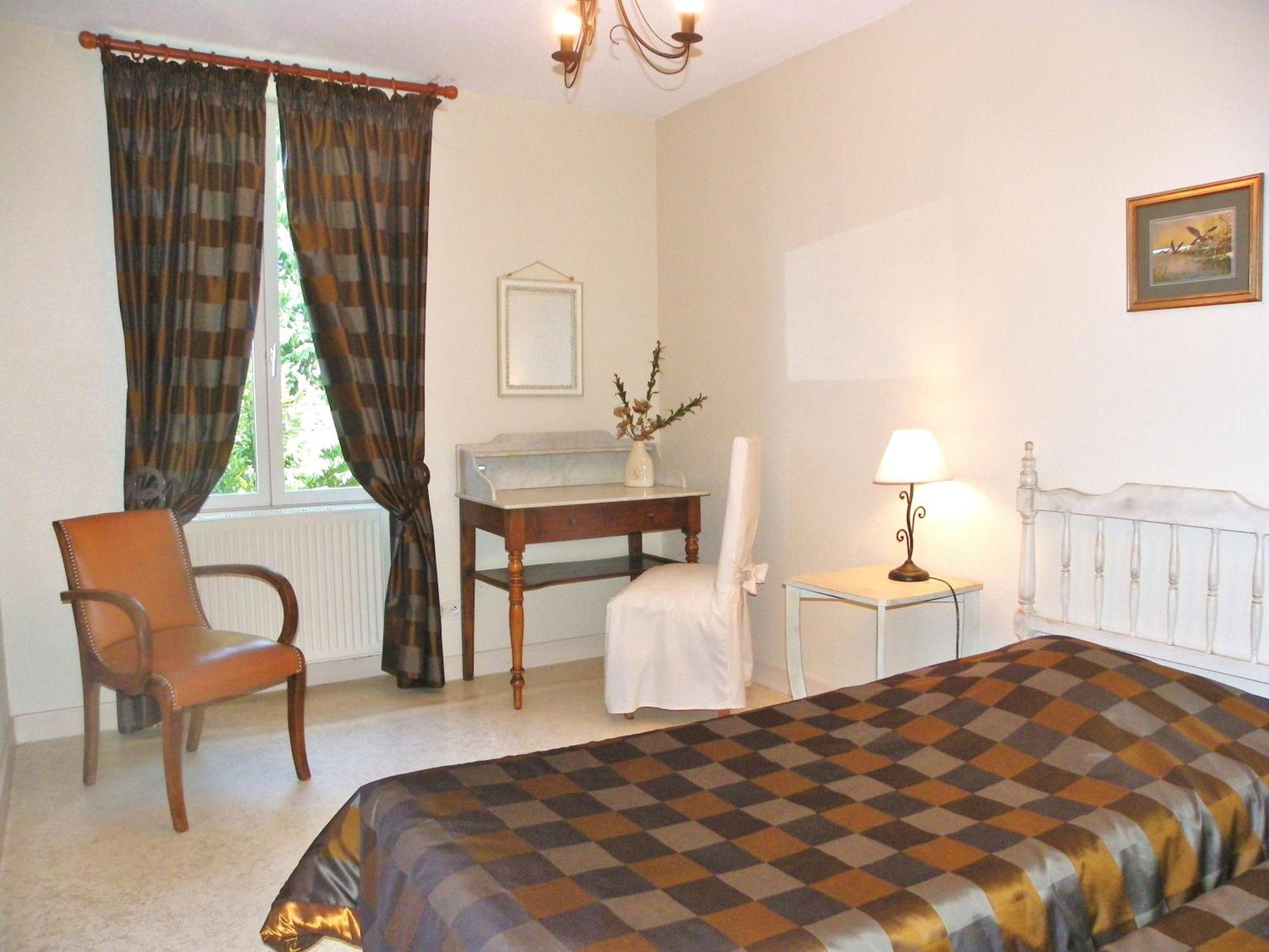 Bed and Breakfast Les Malvaux Huriel Esterno foto