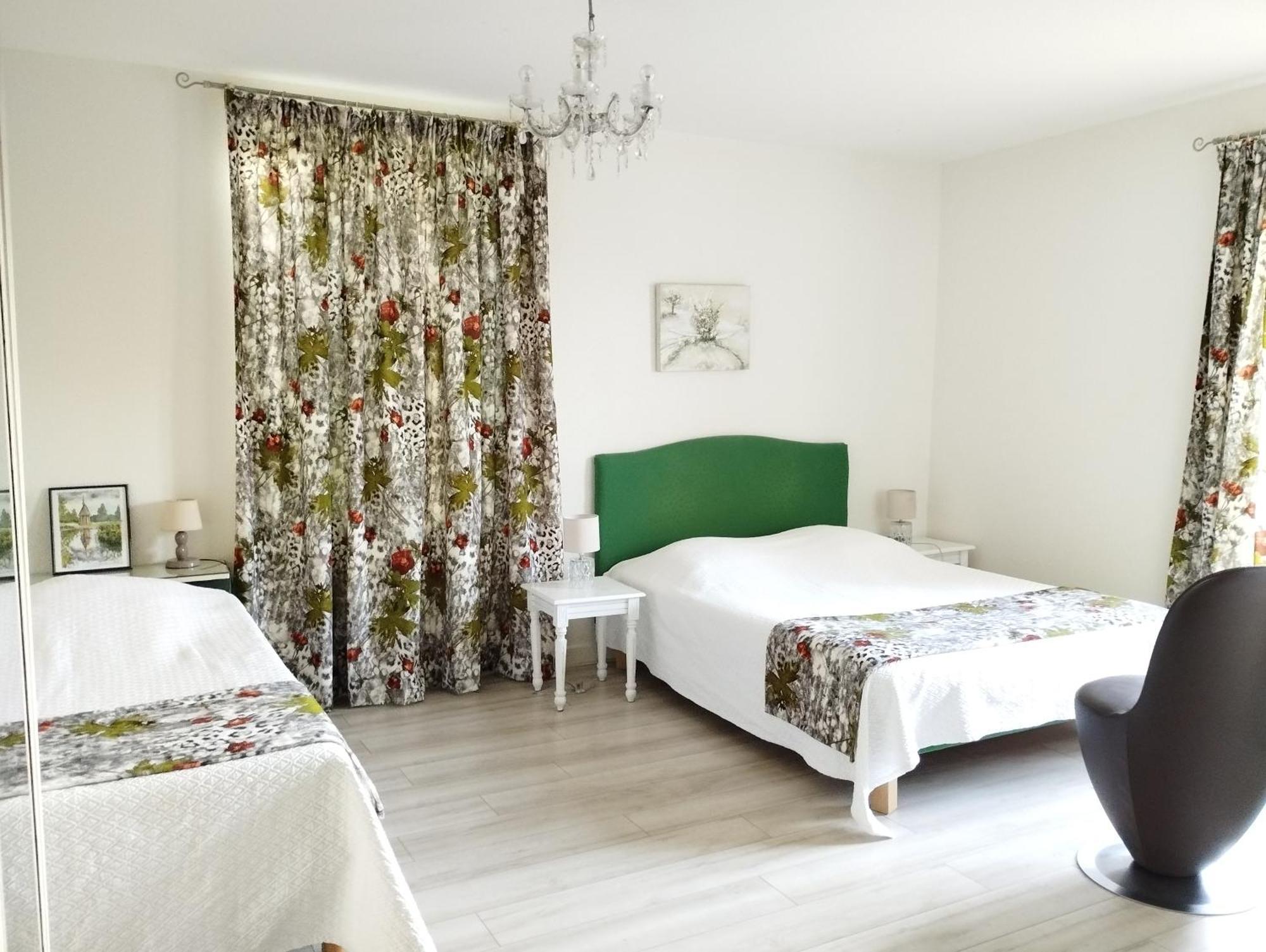 Bed and Breakfast Les Malvaux Huriel Esterno foto