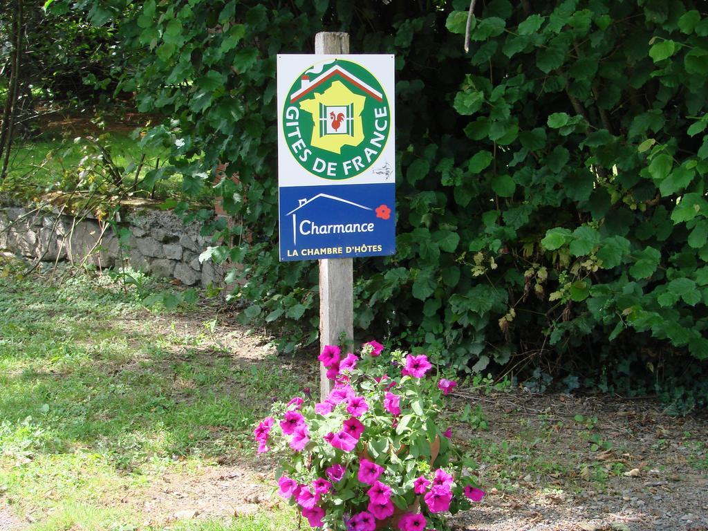 Bed and Breakfast Les Malvaux Huriel Esterno foto