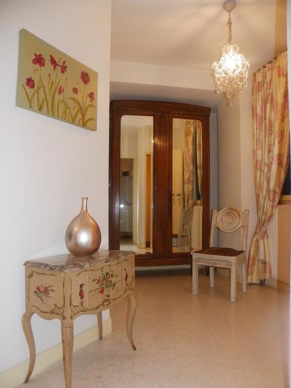 Bed and Breakfast Les Malvaux Huriel Esterno foto