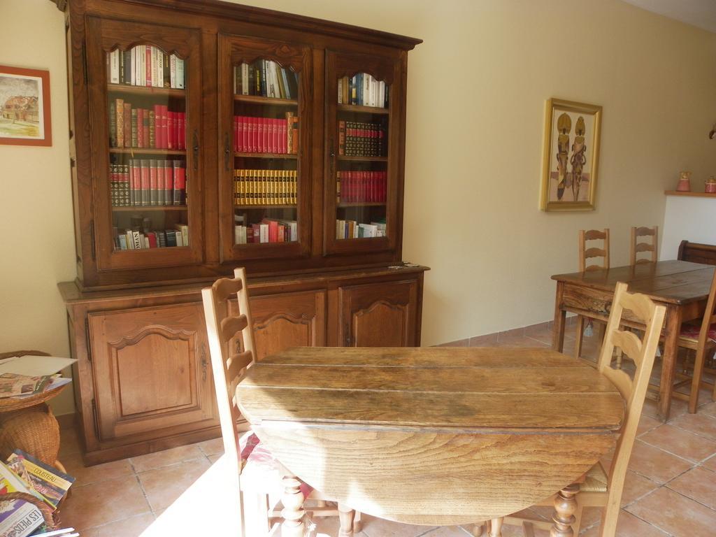 Bed and Breakfast Les Malvaux Huriel Esterno foto